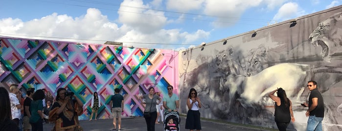 The Wynwood Walls is one of Lugares favoritos de Charyl.