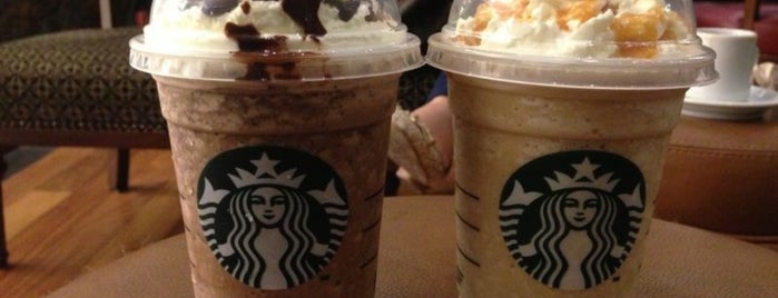 Starbucks is one of Brunaさんのお気に入りスポット.
