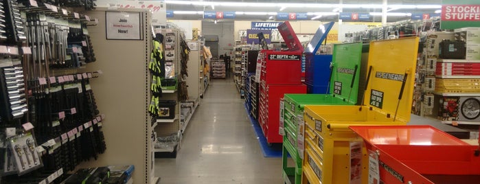 Harbor Freight Tools is one of สถานที่ที่ Tracy ถูกใจ.