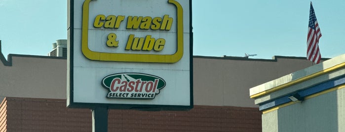 Shiny Car Wash & Lube is one of สถานที่ที่ 🖤💀🖤 LiivingD3adGirl ถูกใจ.
