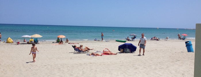 Tortuga Beach Club is one of La Manga Ocio.