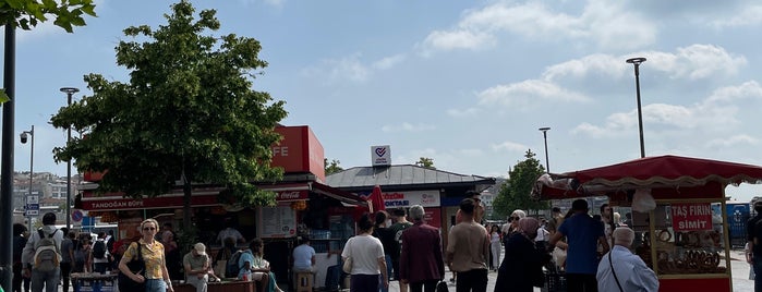 Tandoğan Büfe is one of Lugares favoritos de Seckin.