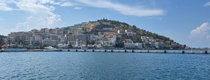 Lisa Coctail Bar is one of Kuşadası (Mant Kırtasiye Üretimi Nwm Adisyon Fişi).