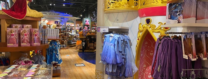 Disney Store is one of New York 4 (2017).