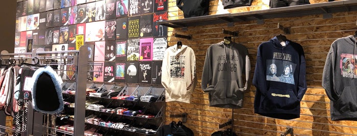 Hot Topic is one of Shopping Extravaganza.