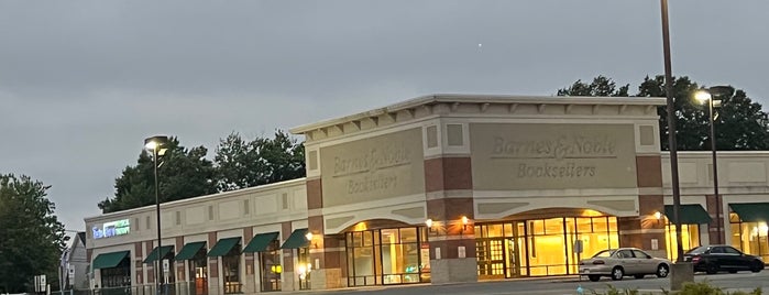 Barnes And Noble Cafe is one of follows.