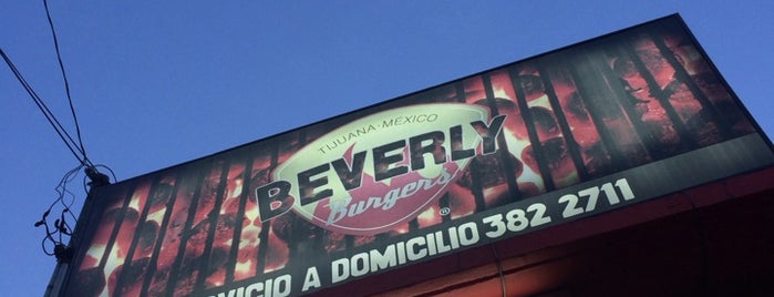 Beverly Burguers is one of Tempat yang Disukai Alejandro.