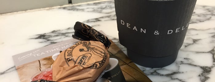 DEAN & DELUCA is one of Topics for Restaurant & Bar 3⃣.