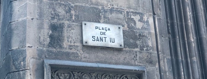 Plaça Sant Iu is one of Kimmie'nin Kaydettiği Mekanlar.