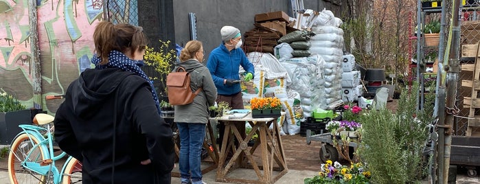 Gowanus Nursery is one of jacqueline'nin Beğendiği Mekanlar.