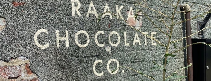 Raaka Chocolate Factory is one of NYC's Best Cafés&Pastries 🍰🍮🍪☕️.