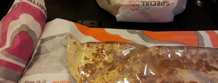 Taco Bell is one of Sierra 님이 좋아한 장소.