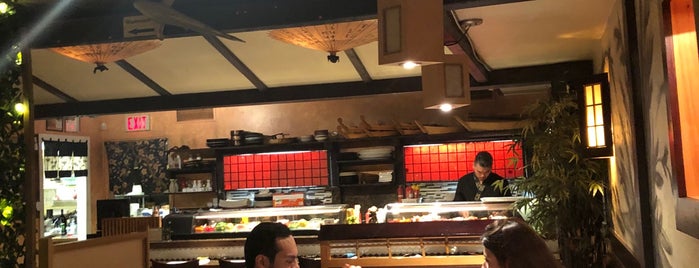Sushi Ya is one of Lugares favoritos de Vern.