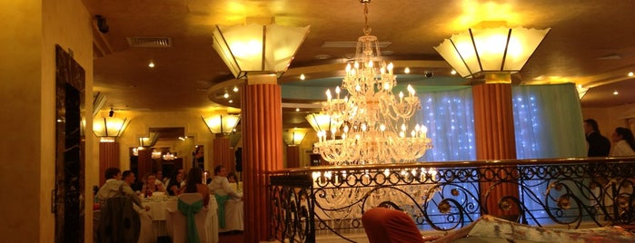 Golden Garden Boutique Hotel is one of «Коммерсантъ» в заведениях Санкт-Петербурга.