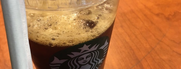 Starbucks is one of Evren'in Beğendiği Mekanlar.