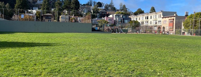 Grattan Park is one of Sf playgrounds.