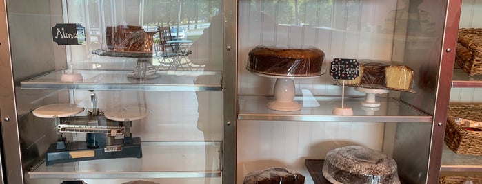 Front Porch: Cakes & Eatery is one of Local Virginia Ice Cream Places.