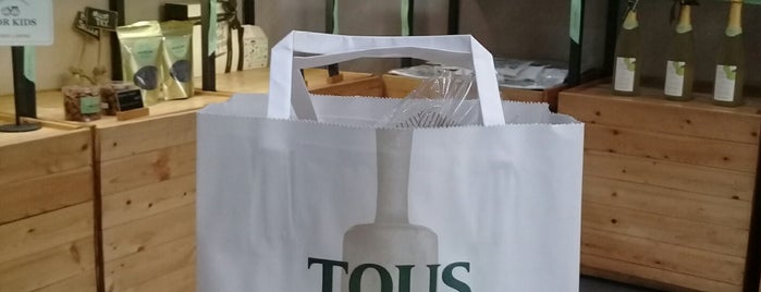 Tous Les Jours is one of Dessert.