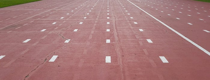 Camp Aguinaldo Open Track Field is one of FastFood.