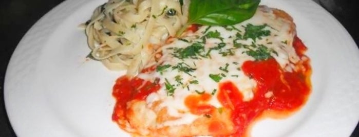Capellini's Italian Restaurant is one of Posti che sono piaciuti a John.
