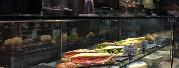 Metropolis Sandwich is one of Locais salvos de Vasiliki.