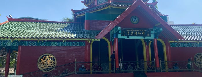 Masjid Cheng Hoo is one of SurabaiaFav.