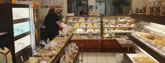 Hong Kong Island Bakery 香島西餅 is one of TORONTO IN FOCUS.