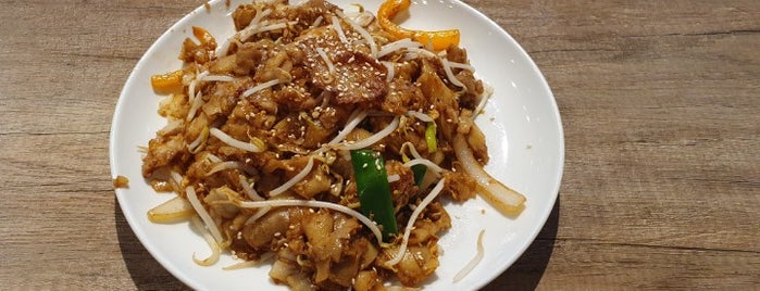 Q1 Le Pho is one of 'Penang char kway teow' in the GTA.