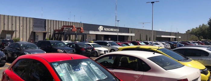 Aeromexico is one of Tempat yang Disukai Rene.