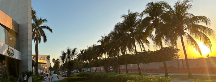 Kukulcán Plaza is one of CANCUN.