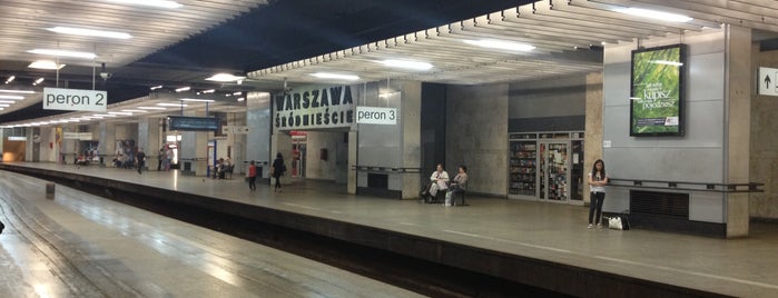 Warszawa Śródmieście is one of Stations.