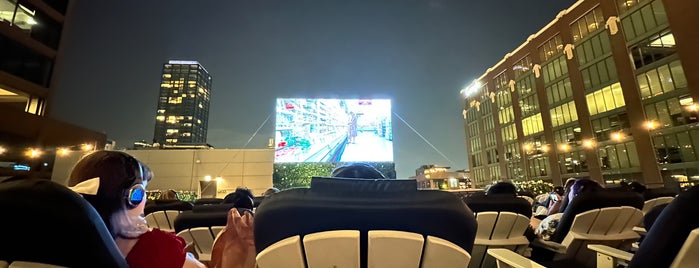 Rooftop Cinema Club is one of Chicago.