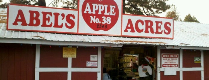 Abel's Apple Acres is one of Tempat yang Disukai Ross.