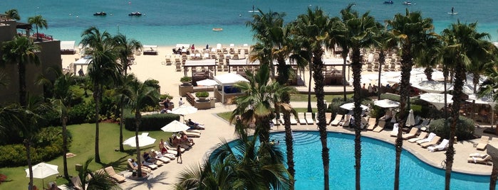 The Ritz-Carlton, Grand Cayman is one of Lugares favoritos de Chris.