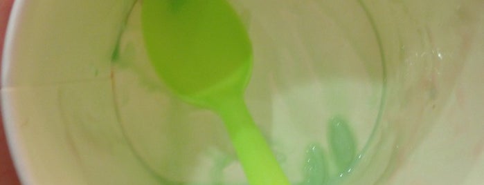 Cultivé Frozen Yogurt is one of Posti che sono piaciuti a Rae.