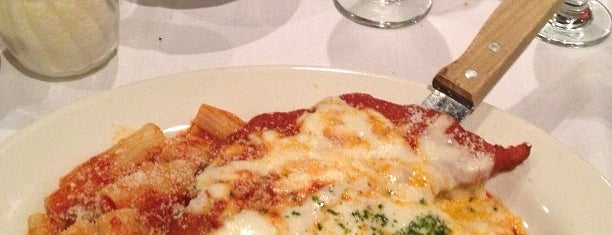 Maria's Italian Cuisine is one of Lizzie: сохраненные места.