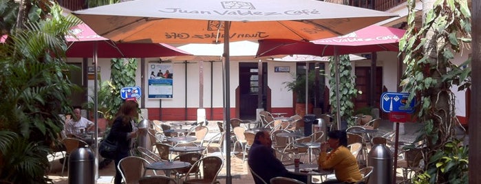 Juan Valdez Café is one of sitios carisisisisisisimos.