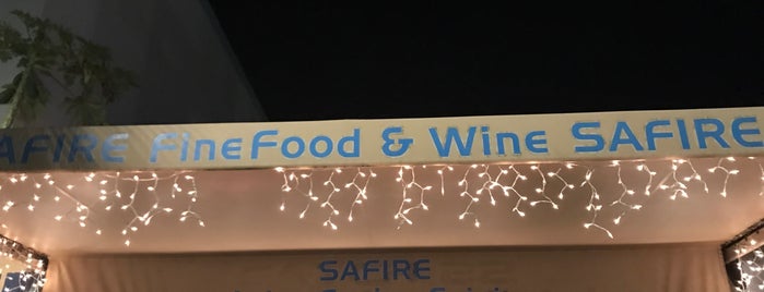 Safire Asian Fusion Cuisine is one of Lugares favoritos de Samuel.