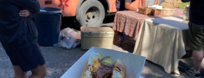 Palenville Pippy's Hot Dog Truck is one of HV.