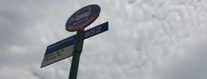 MTA Bus - B52 - Throop Ave and Gates Ave is one of Samuel'in Beğendiği Mekanlar.