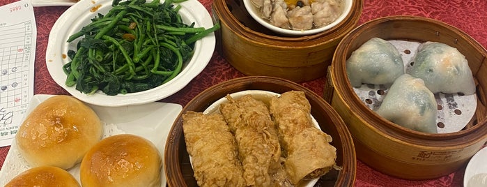 Golden Unicorn Restaurant 麒麟金閣 is one of Chinatown.