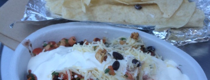 Chipotle Mexican Grill is one of Posti che sono piaciuti a Inez.