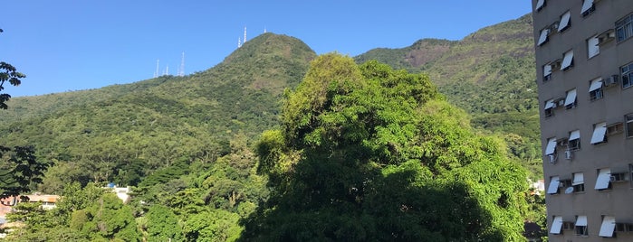 Morro do Borel is one of Trabalhando.