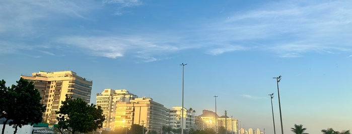 Avenida Lúcio Costa is one of Barra.