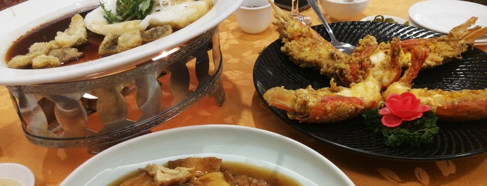 Restaurant Pik Wah (碧華樓酒家) is one of Bib Gourmand (Michelin Guide Malaysia).
