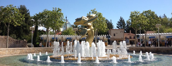 PortAventura Fountain is one of Ibra's Saved Places.