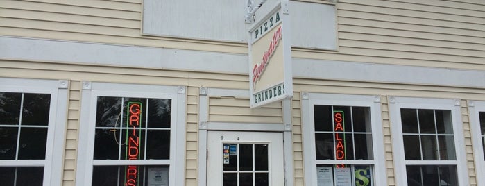 Pentwater Pizza & Grinders is one of Pentwater Destinations.