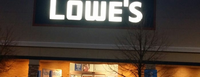 Lowe's is one of Orte, die Rick gefallen.