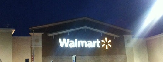 Walmart Supercenter is one of Tempat yang Disukai Dawn.