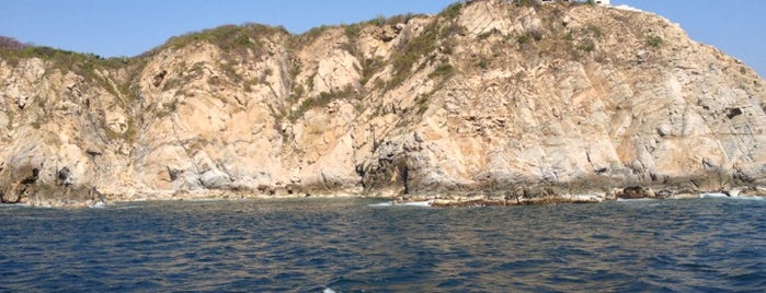 Faro de Huatulco is one of Locais salvos de Carlos.